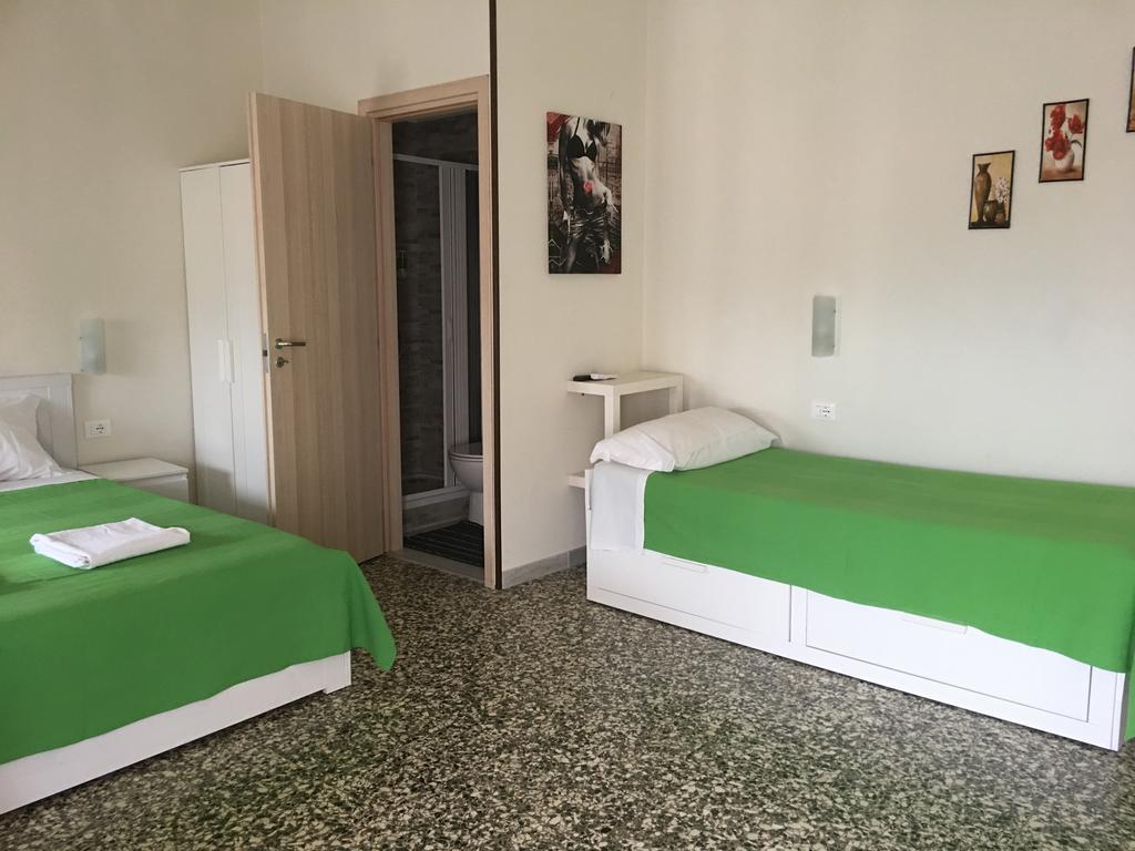 Aliante Turist House Bed & Breakfast Пиза Екстериор снимка