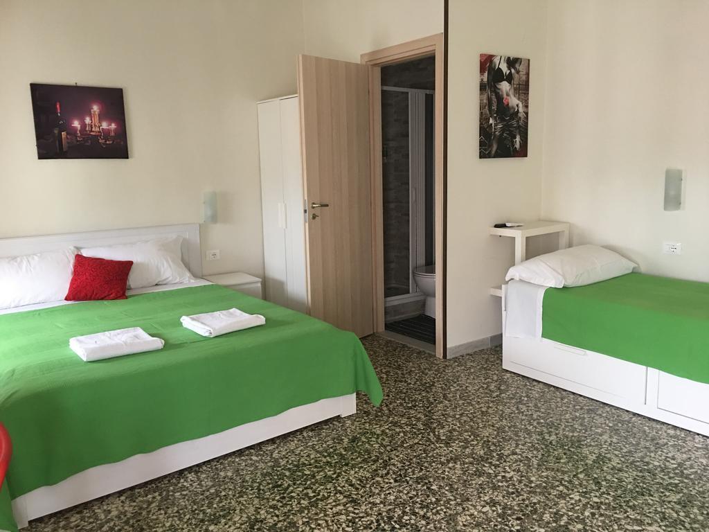 Aliante Turist House Bed & Breakfast Пиза Екстериор снимка